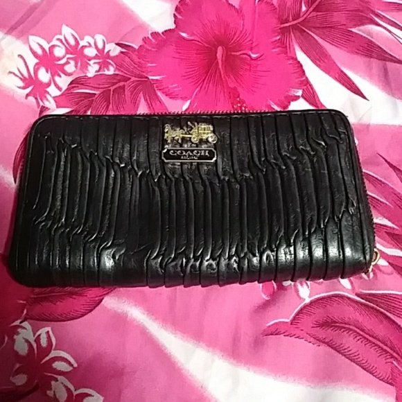 Coach Handbags - ***Coach wallet***